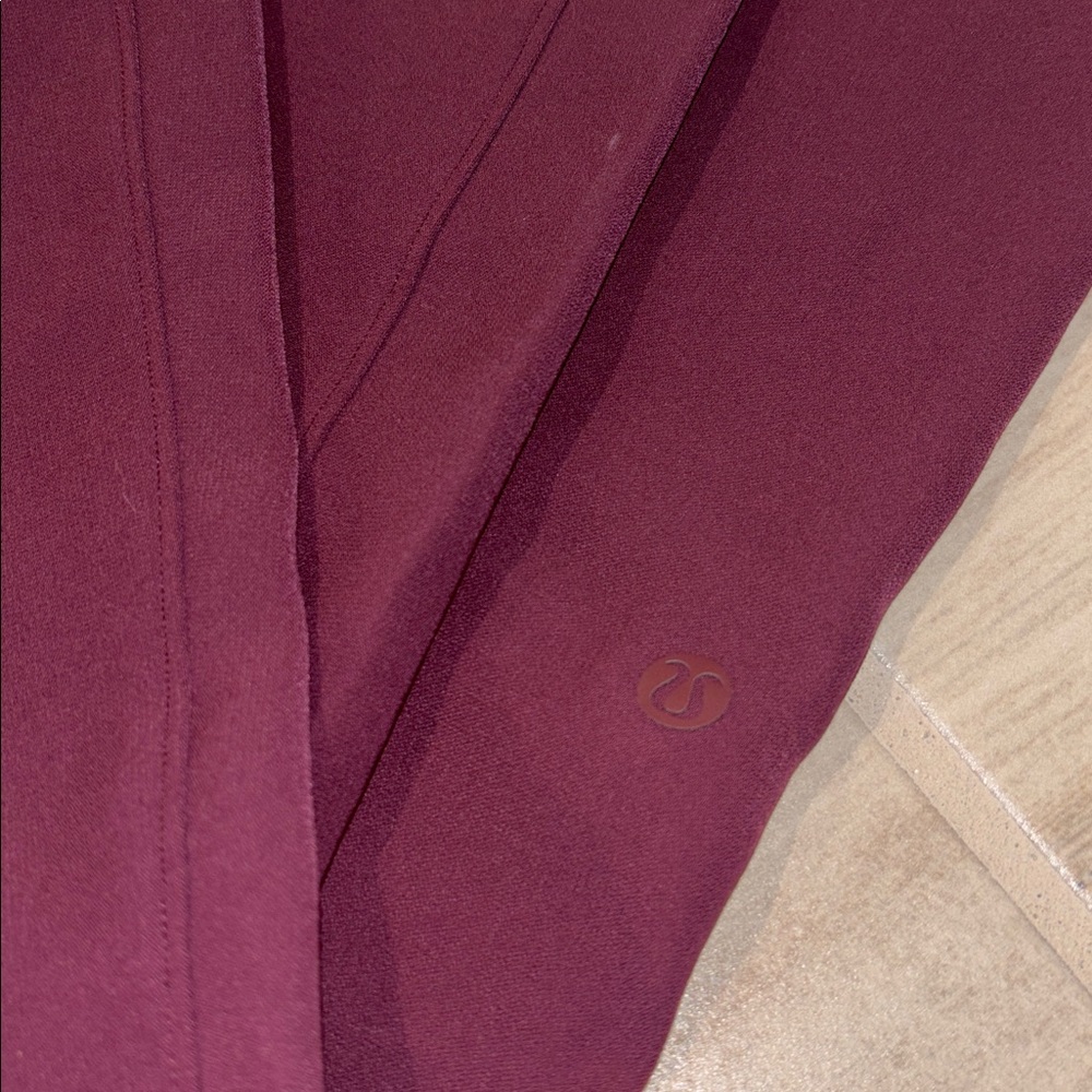 Lululemon On the Fly Jogger *Woven Cassis W5BZDS - Picture 5 of 7